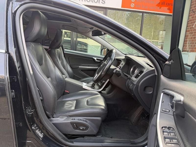Used Volvo V60 SE Lux 215 HP (158 kW) 2013 Black Estate