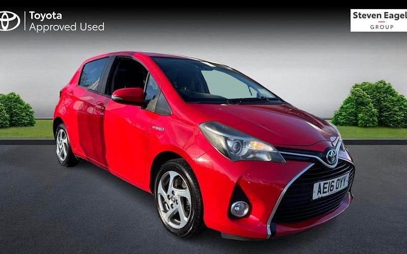 Used Toyota Yaris Hybrid 101 HP (74 kW) 2016 Hatchback