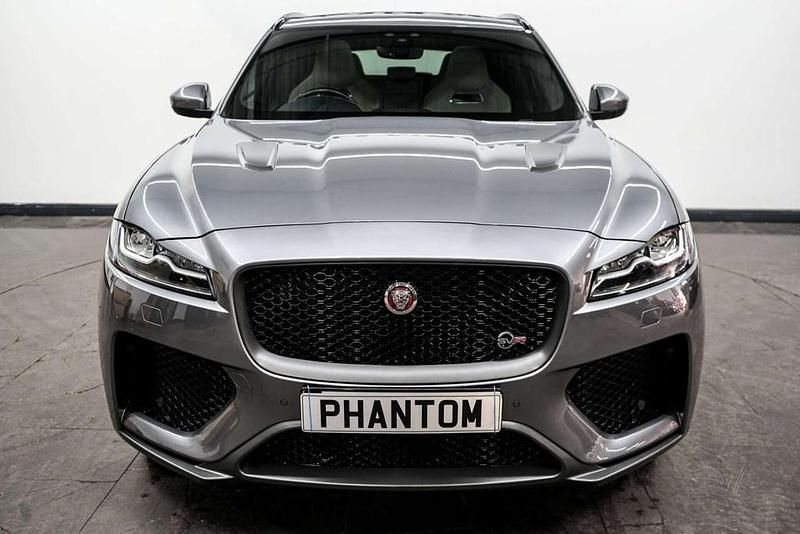 Used Jaguar F-Pace SVR 550 HP (404 kW) 2019 Grey SUV