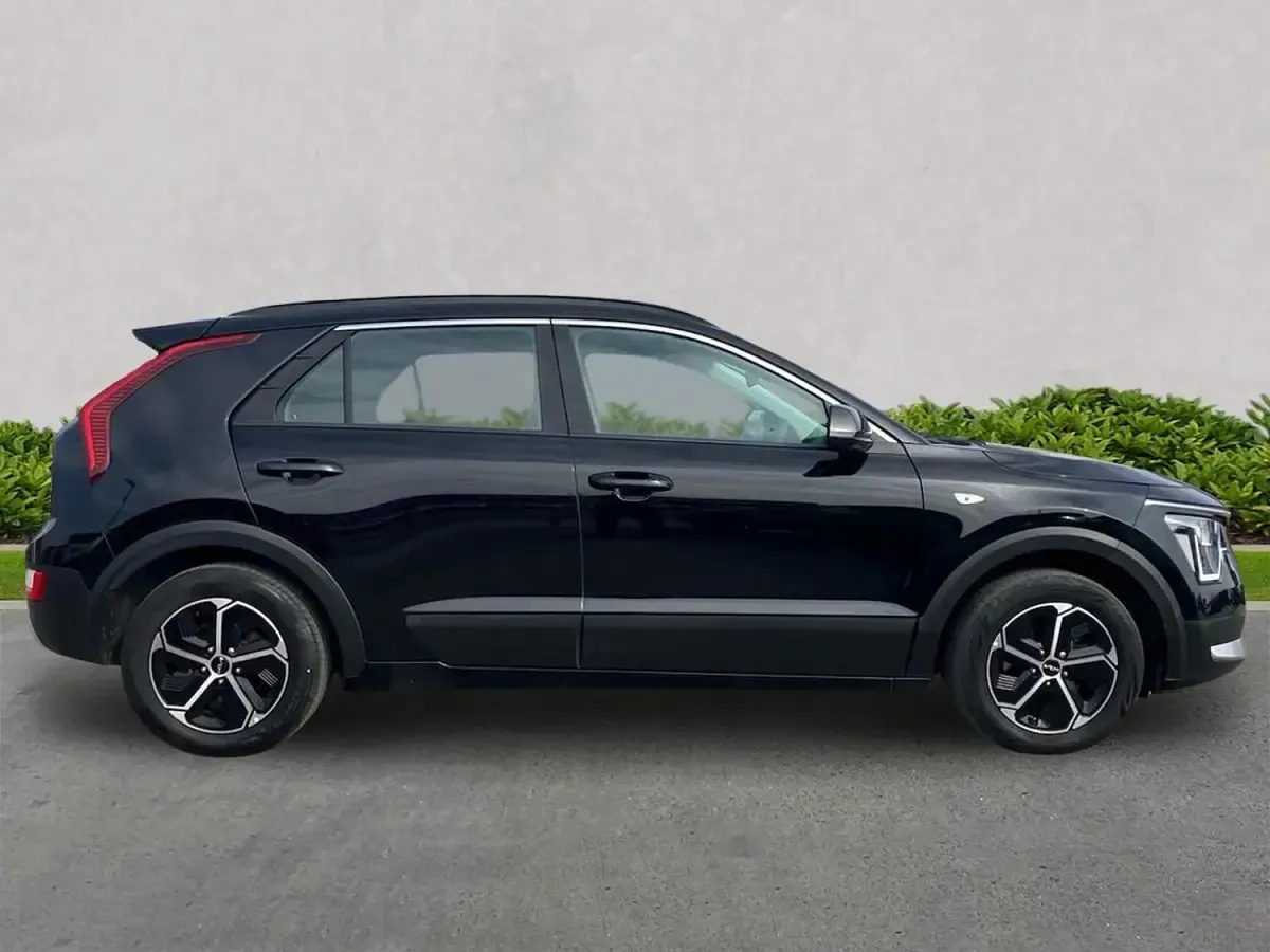 Gebraucht Kia Niro 127 PS (93 kW) 2024 Schwarz SUV