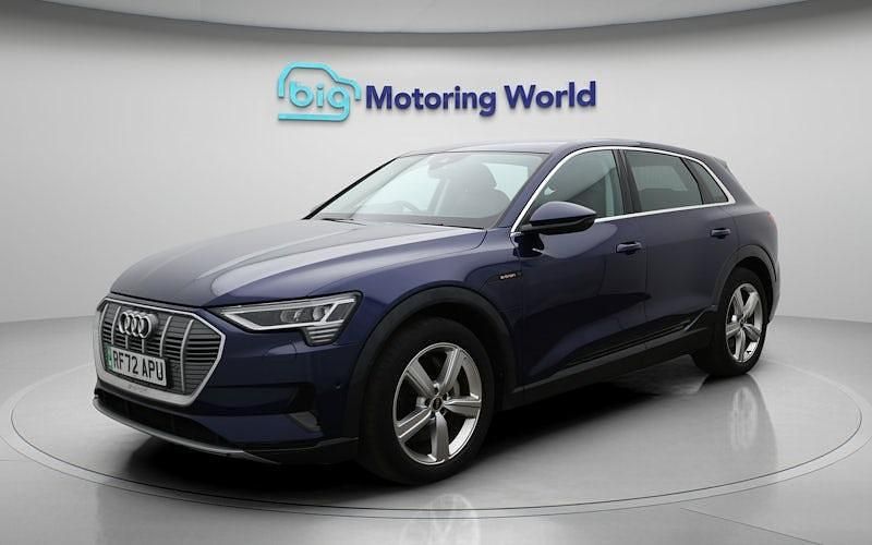 Usado Audi e-tron 230 kW (313 HP) 2022 Azul SUV
