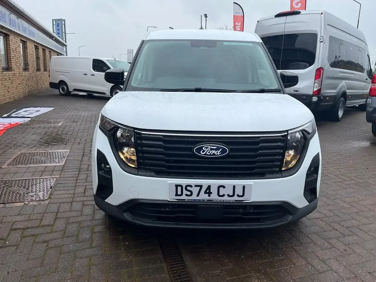 Used Ford Transit Limited 100 HP (73 kW) 2024 White Van