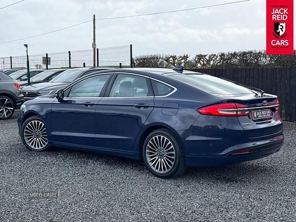 Usado Ford Mondeo Titanium 150 HP (110 kW) 2020 Azul Citadino