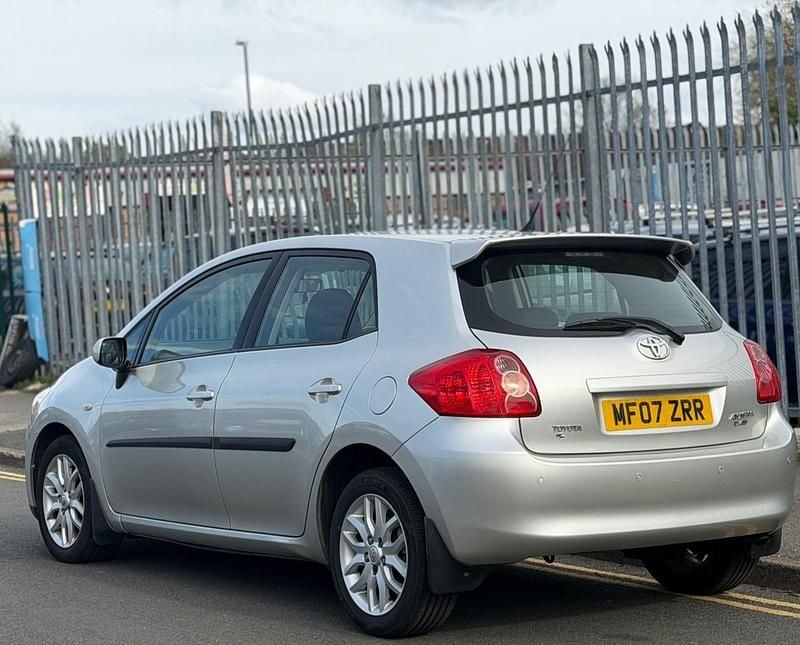 Used Toyota Auris T3 90 HP (66 kW) 2007 Silver Hatchback