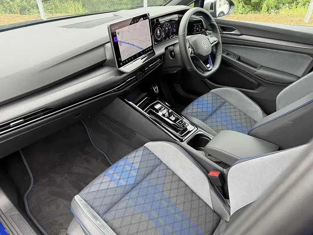 Used VW Golf VIII R 333 HP (244 kW) 2025