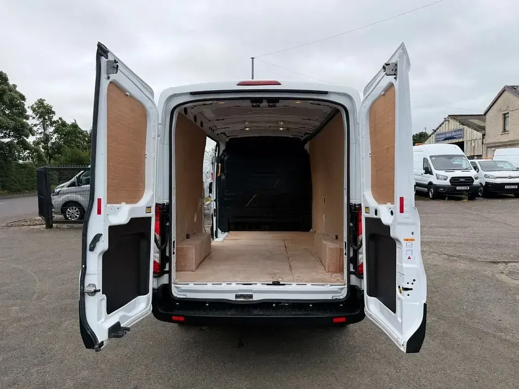 Used Ford Transit 130 HP (95 kW) 2022 White Van