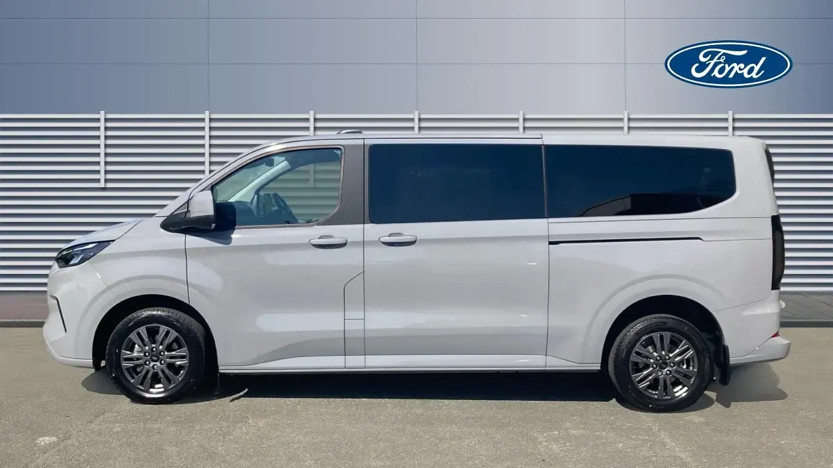 Ny Ford Tourneo Custom Titanium 170 HK (125 kW) 2026 Van