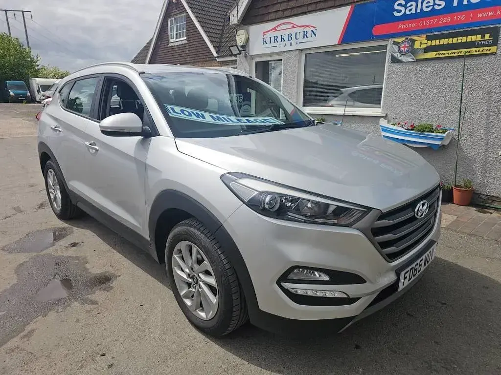 Używany Hyundai Tucson SE 116 KM (85 kW) 2015 Srebrny SUV
