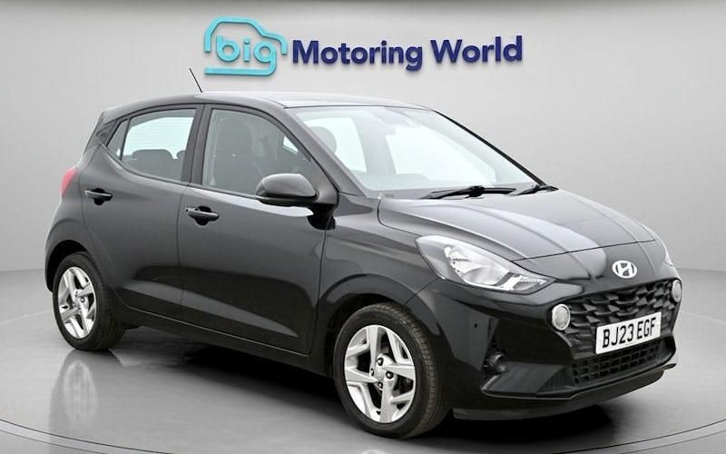 Used Hyundai i10 SE 67 HP (49 kW) 2023 Black Hatchback