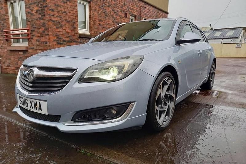 Used Vauxhall Insignia SRi 170 HP (125 kW) 2016 Silver Estate