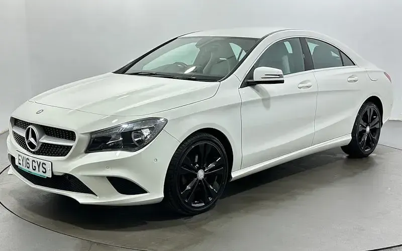 Used Mercedes CLA200 136 HP (100 kW) 2016 White Coupe