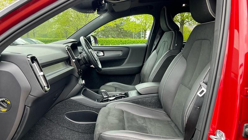 Usado Volvo XC40 247 HP (181 kW) 2019 Vermelho SUV