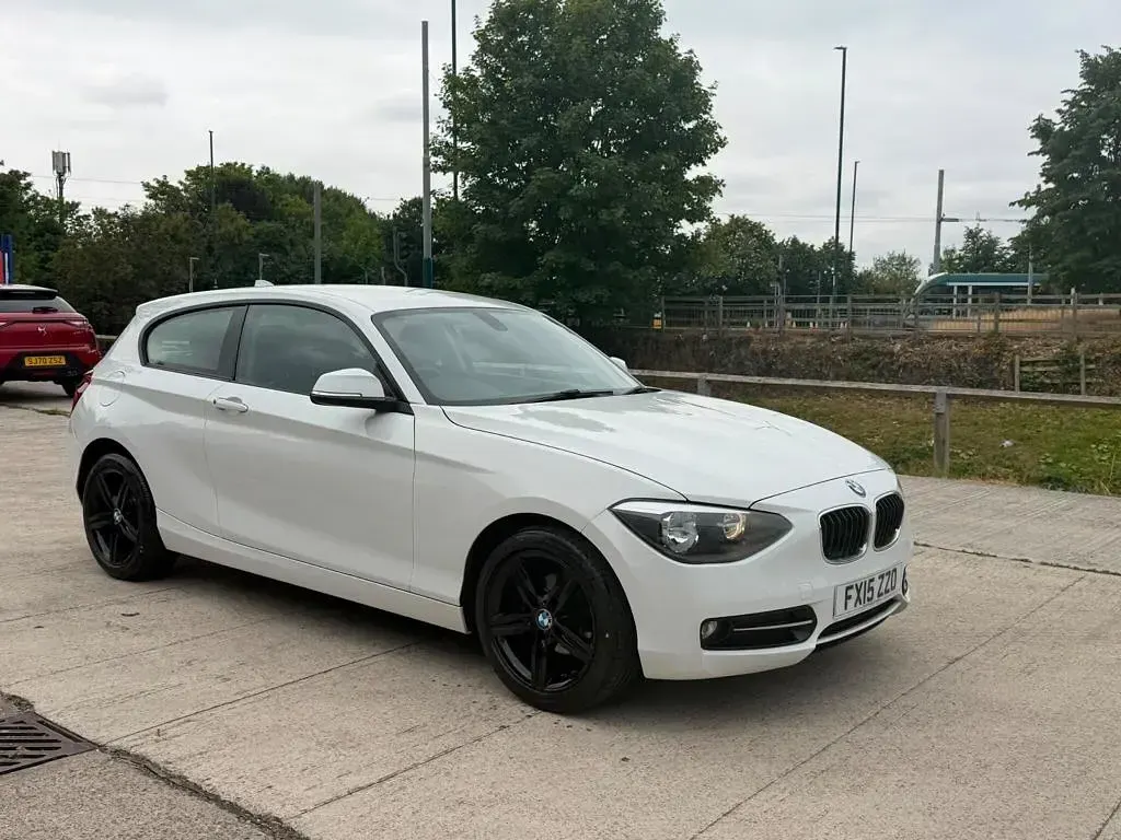 Used BMW 116 Sport Line 2015 White Hatchback