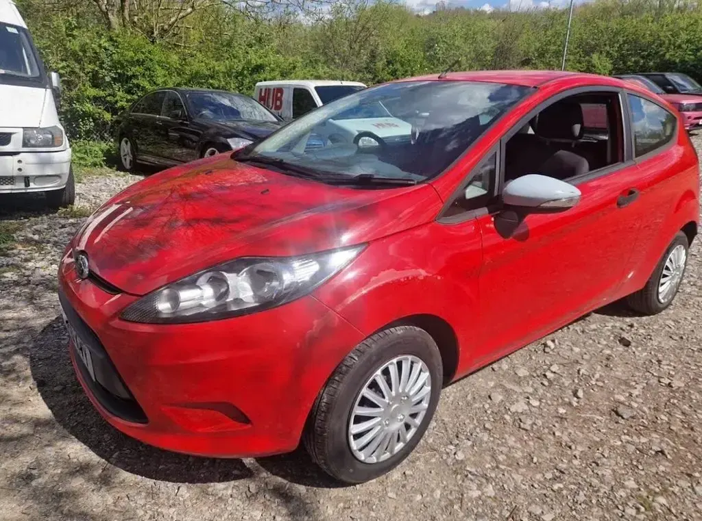 Used Ford Fiesta Studio 82 HP (60 kW) 2010 Red Hatchback
