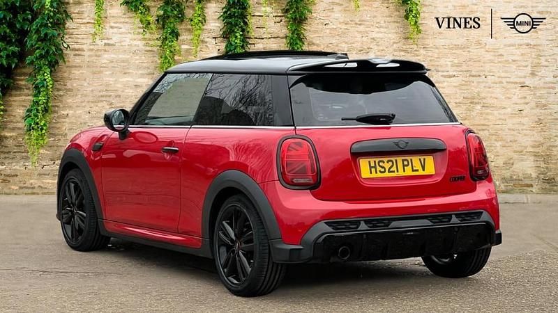 Used Mini Cooper Hatch 134 HP (98 kW) 2021 Red Hatchback