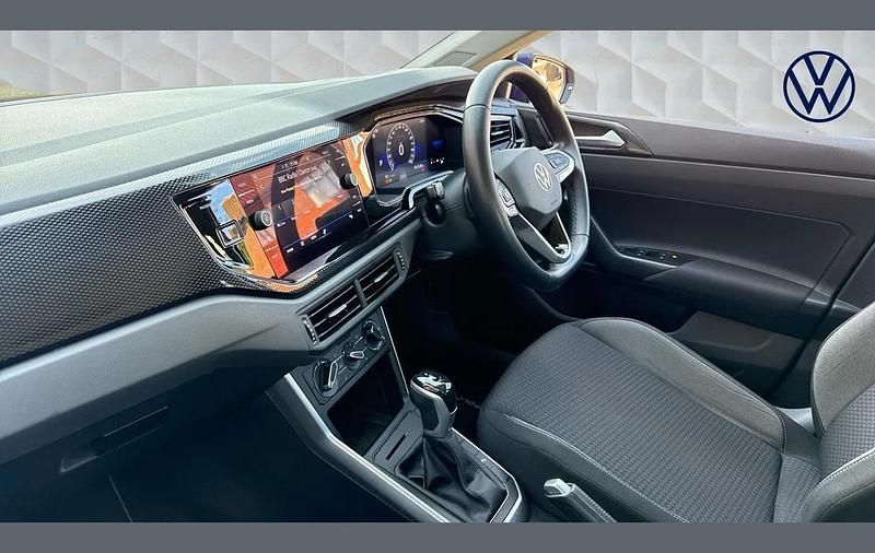 Used VW Polo Life 95 HP (69 kW) 2022 Mauve/purple Hatchback