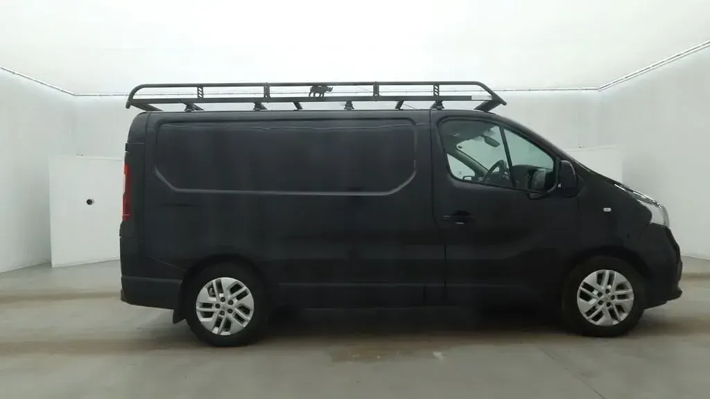 Used Renault Trafic 2015 Black MPV