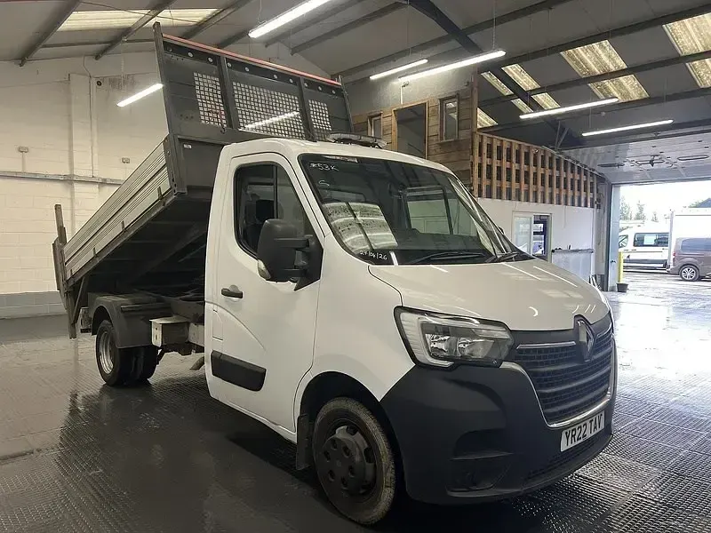 Używany Renault Master Business 130 KM (95 kW) 2022 Biały Minivan