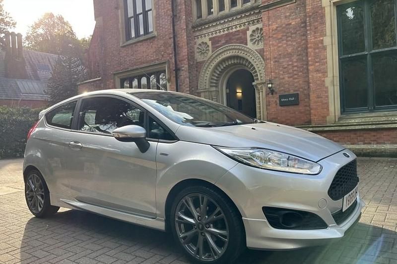 Used Ford Fiesta ST-Line 140 HP (102 kW) 2016 Silver Hatchback
