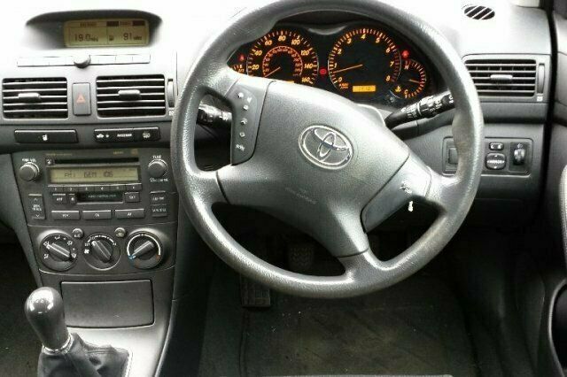 Usado Toyota Avensis 127 HP (93 kW) 2004 Citadino