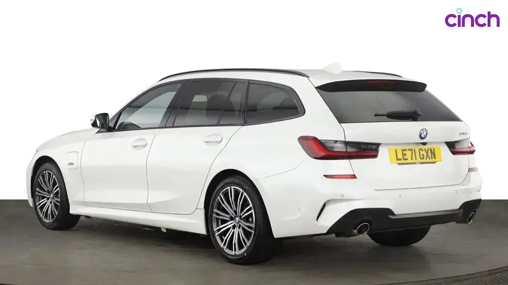 Used BMW 330e M Sport 292 HP (214 kW) 2022 White Estate