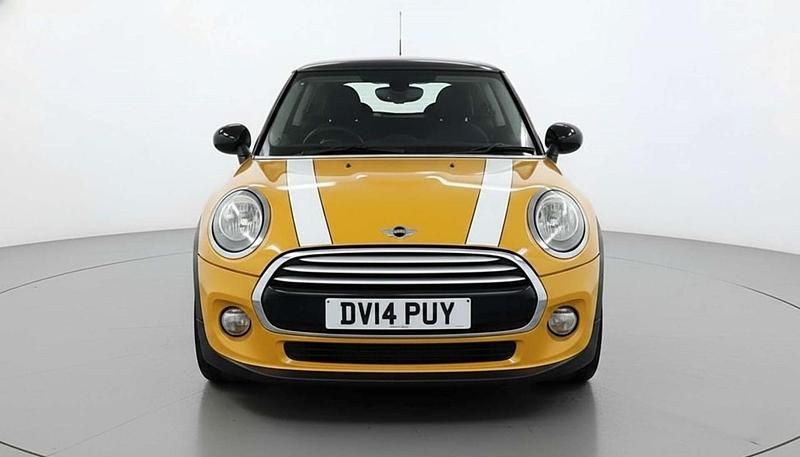 Usado Mini Cooper Hatch 136 CV (100 kW) 2014 Naranja Utilitario