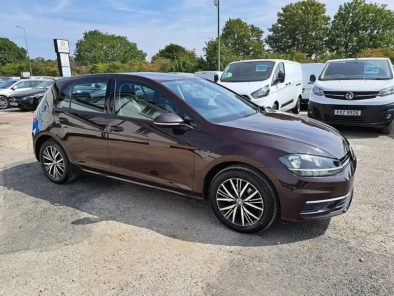 Used VW Golf VII SE 125 HP (91 kW) 2017 Black Hatchback