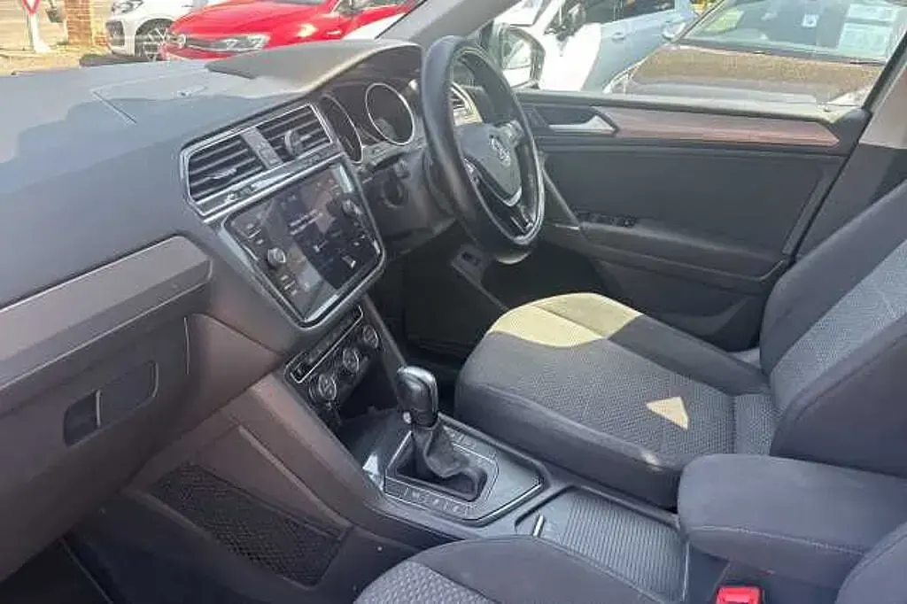 Used VW Tiguan Allspace Match 150 HP (110 kW) 2020 Grey SUV