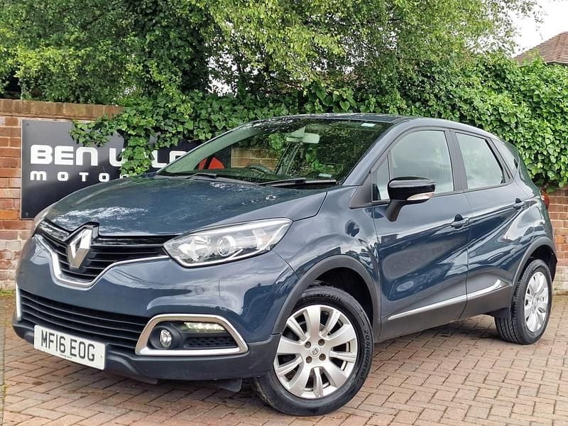 Blue Used 2016 Renault Captur Expression+ SUV | £5,290 (Fair price) - Image 1/4