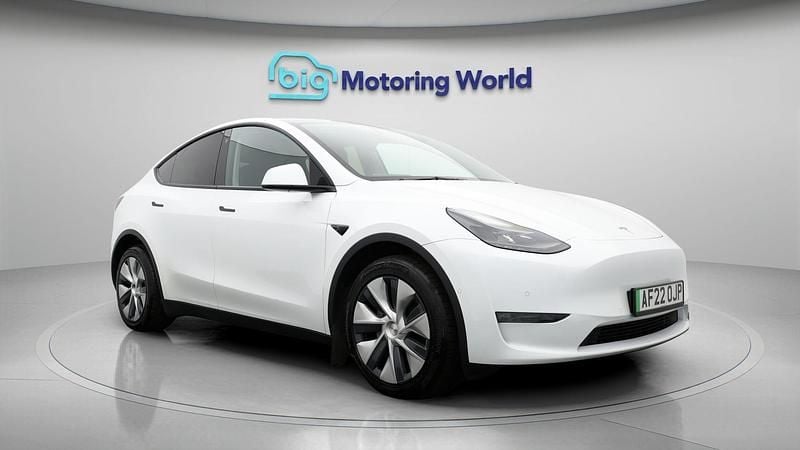Used Tesla Model Y Long Range AWD 378 kW (514 HP) 2022 White SUV