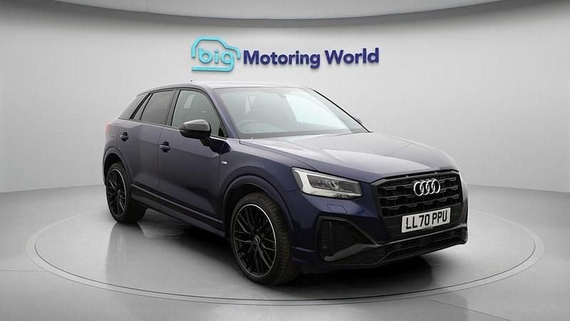 Used Audi Q2 Black Edition 150 HP (110 kW) 2021 Blue SUV