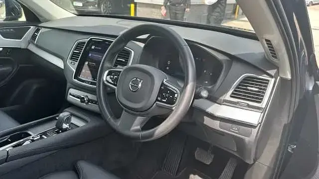 Used Volvo XC90 Core 247 HP (181 kW) 2023 SUV