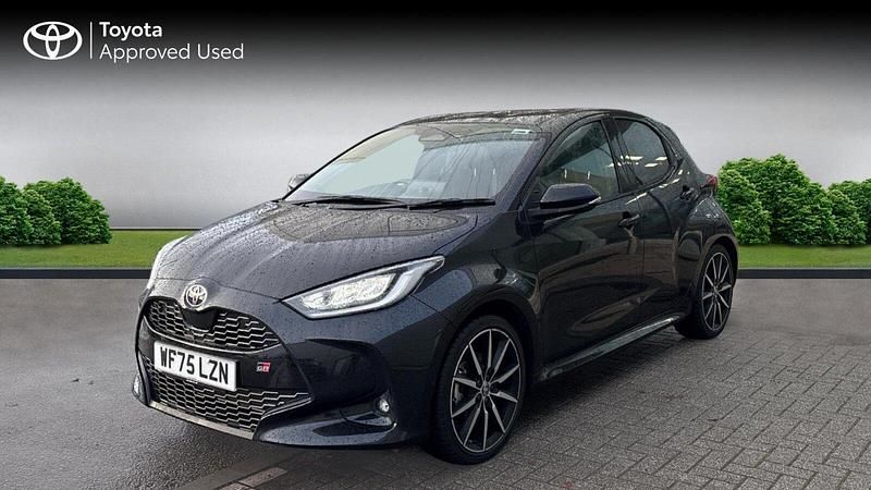 Used Toyota Yaris Hybrid Sport 131 HP (96 kW) 2025 Eclipse black Hatchback