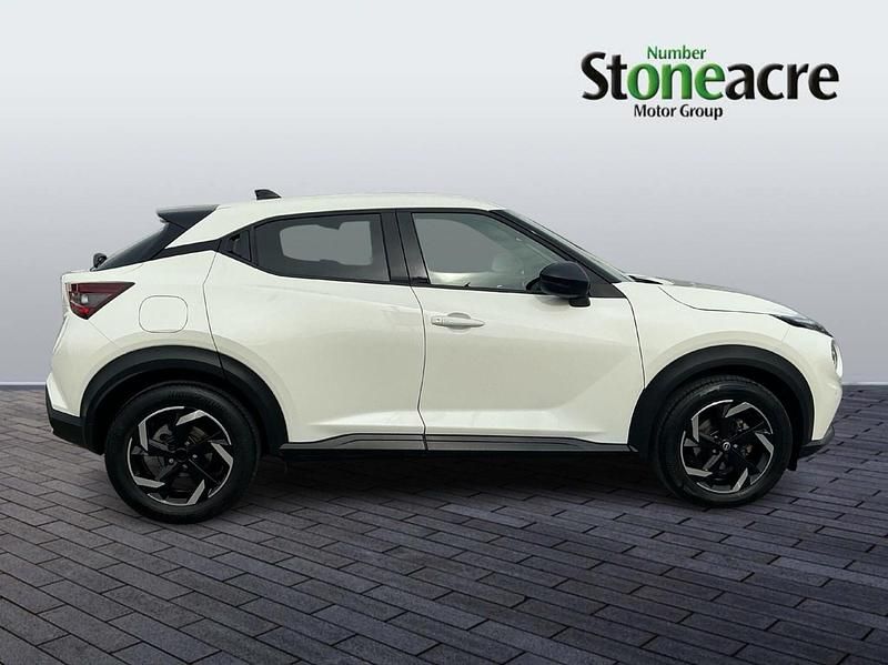 Used Nissan Juke N-Connecta 114 HP (83 kW) 2022 White SUV