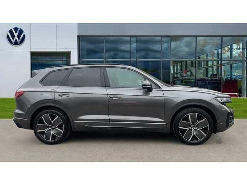 Used VW Touareg Black Edition 286 HP (210 kW) 2024 Silicon grey metallic  SUV