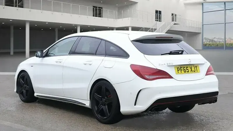 Used Mercedes SLR McLaren AMG 2016 White Estate