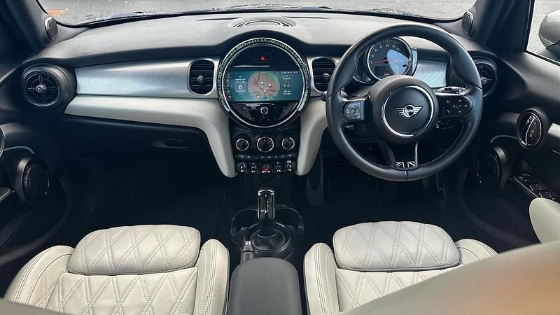 Used Mini Cooper Exclusive 134 HP (98 kW) 2023 Black Hatchback