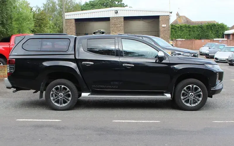 Used Mitsubishi L200 150 HP (110 kW) 2020 Black Pickup