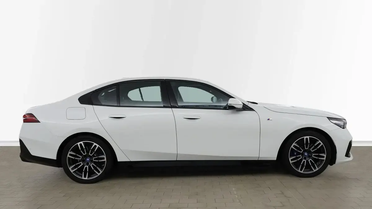 Used BMW i5 M Sport 246 kW (335 HP) 2024 White
