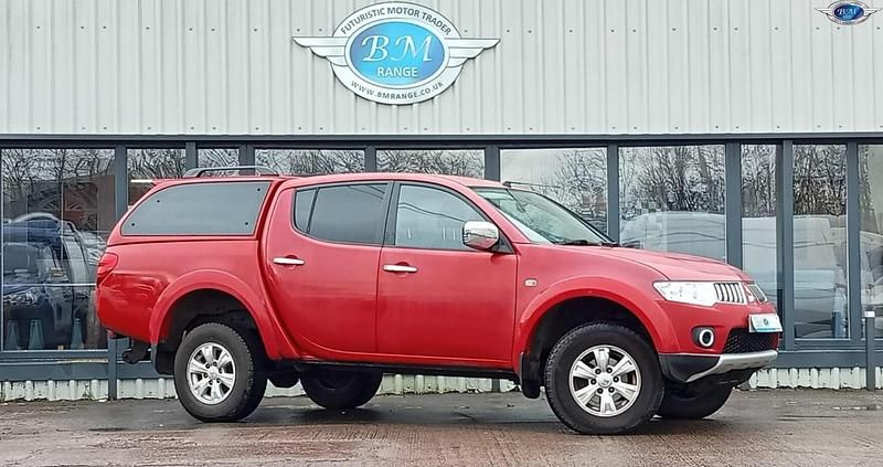 Red Used 2011 Mitsubishi L200 Pickup | £5,000 (Super price) - Image 1/4