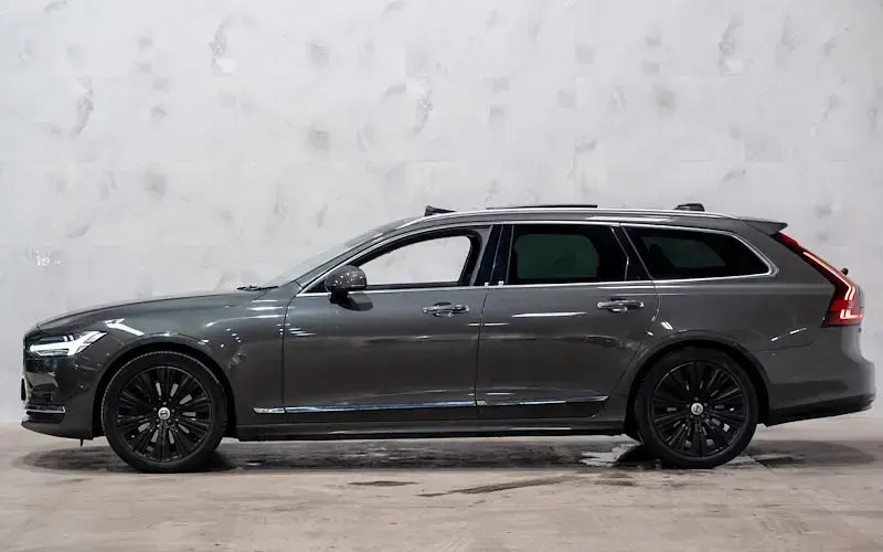 Used Volvo V90 Inscription 235 HP (172 kW) 2021 Grey Estate