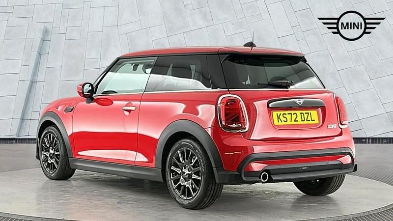 Used Mini Cooper Classic 134 HP (98 kW) 2022 Red Hatchback