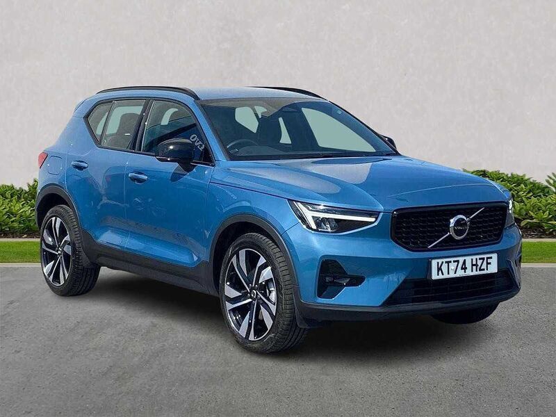 Used 2025 Volvo XC40 Plus SUV | £33,899 (Fair price) - Image 1/4