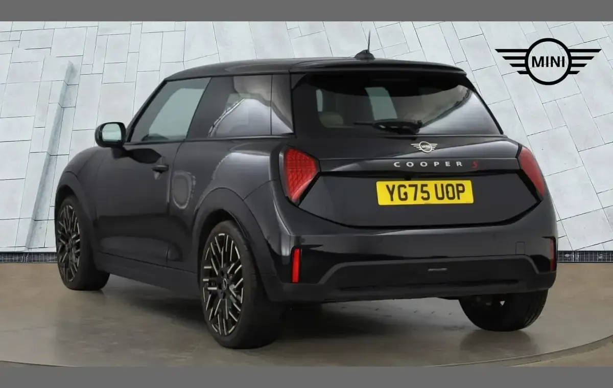 Used Mini Cooper Exclusive 147 kW (200 HP) 2025 Black Hatchback