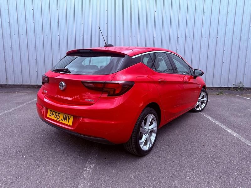 Second-hand Vauxhall Astra SRi 2016 Roșu Hatchback