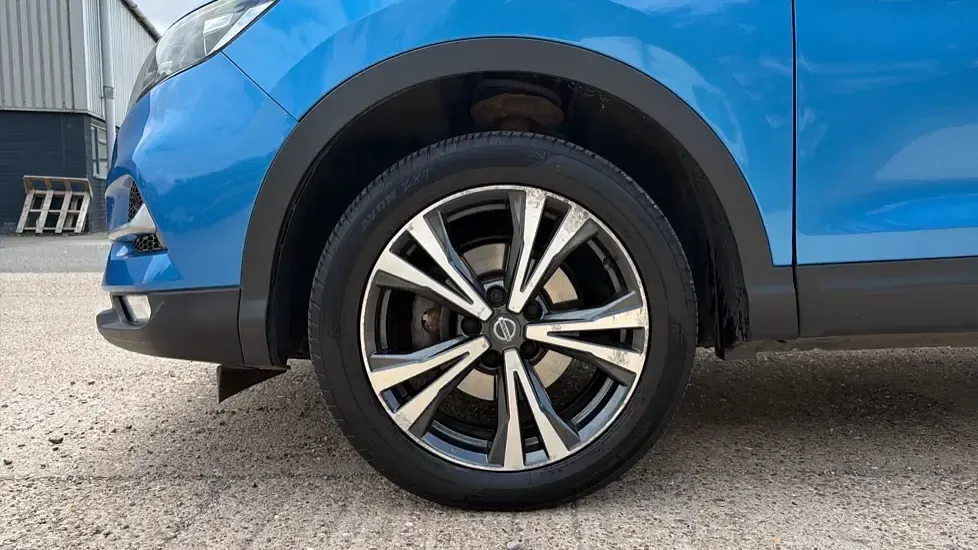 Used Nissan Qashqai N-Connecta 110 HP (80 kW) 2017 Blue SUV