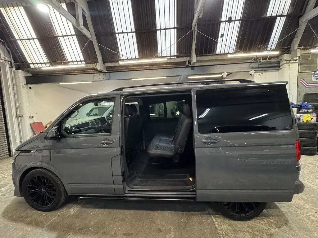 Used VW Transporter Highline 160 HP (117 kW) 2021 Grey Van