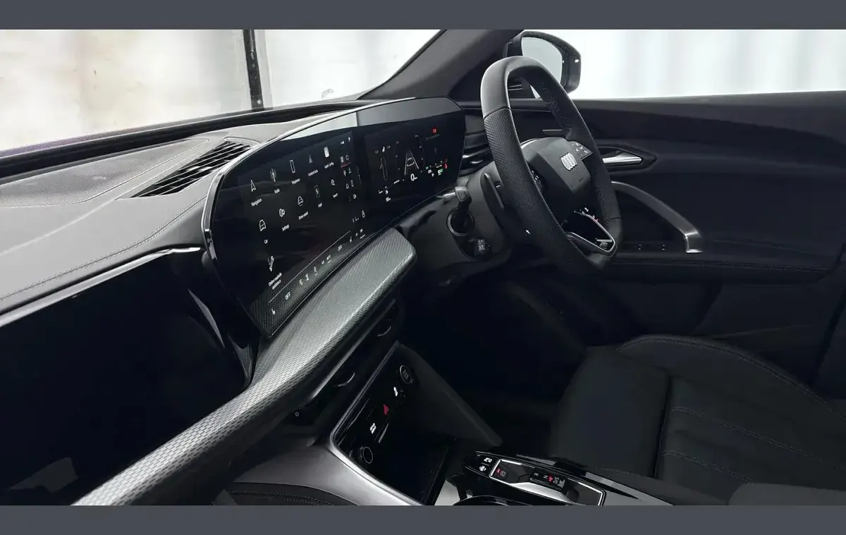 Used Audi Q5 S-Line 200 HP (147 kW) 2025 Black SUV
