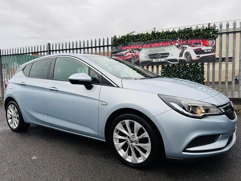 Silver Used 2017 Vauxhall Astra Hatchback | £5,990 (Good price) - Image 1/4