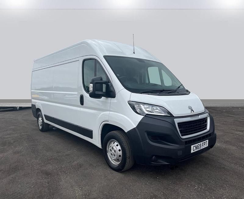 White Used 2019 Peugeot Boxer S Van | £9,990 (Good price) - Image 1/4